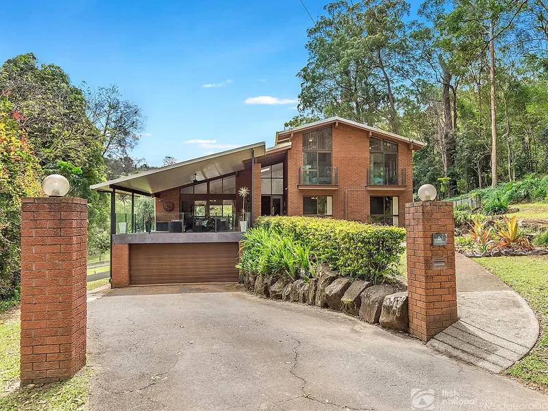Large dual-living family home in prime acreage location