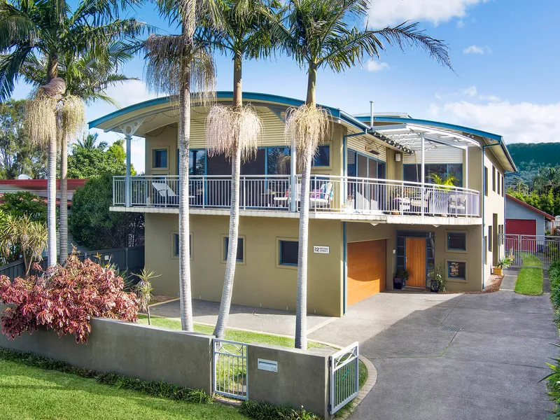 Prime beachside ‘blue chip’ investment with development and multi-letting opportunities