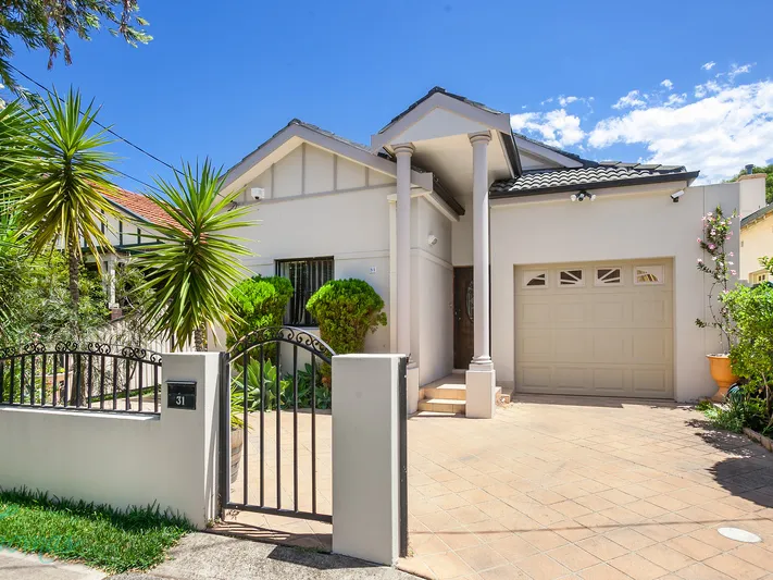 Spacious and Convenient Short-Term (3 Month) Opportunity