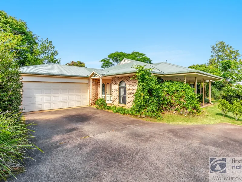 SOLID FAMILY HOME ON A LARGE BLOCK