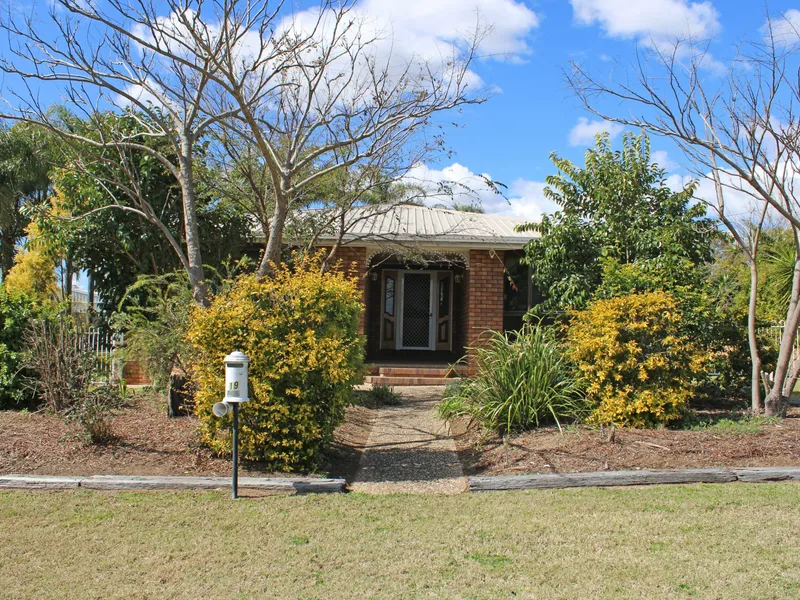 LOW MAINTENANCE, QUALITY BRICK IN GREAT AREA