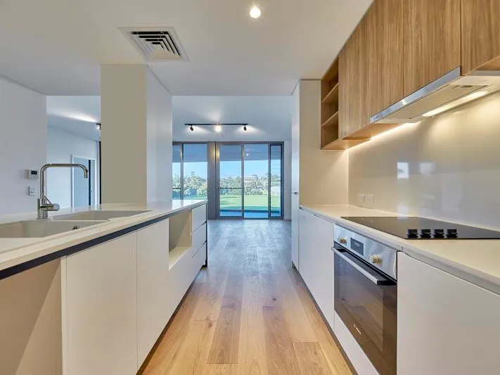 MODERN-INDUSTRIAL STYLE M/27 BUILDING!