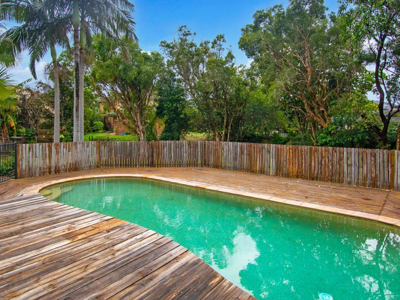Four bedroom unfurnished family home with inground pool