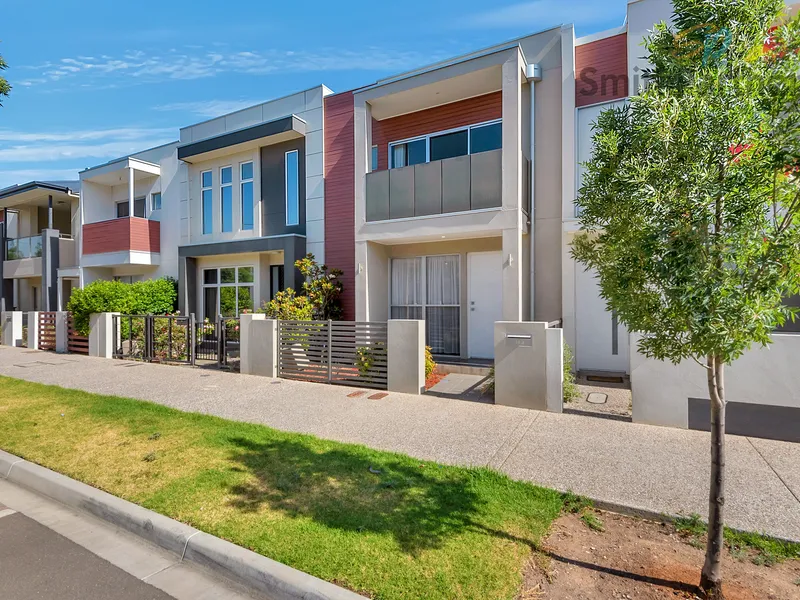 Make your way on East Parkway!