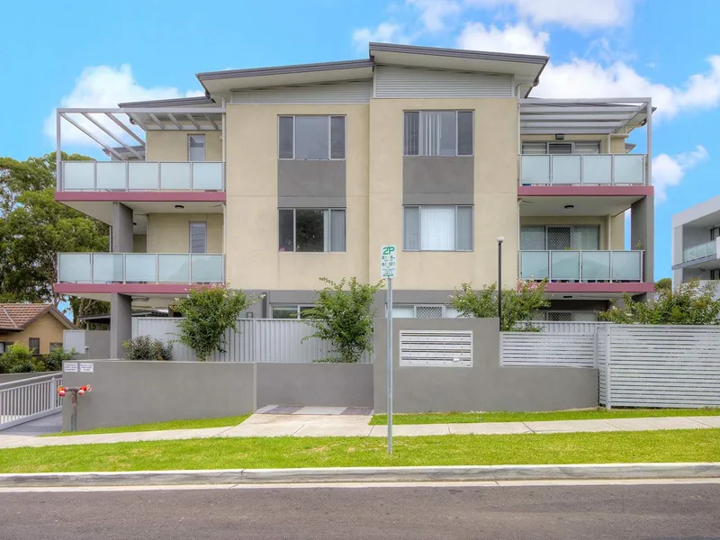 Outstanding Value! 7 Minutes stroll to station