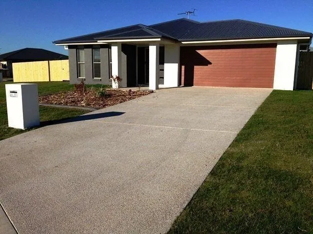 SPACIOUS FAMILY HOME IN PIONEER LAKES ESTATE