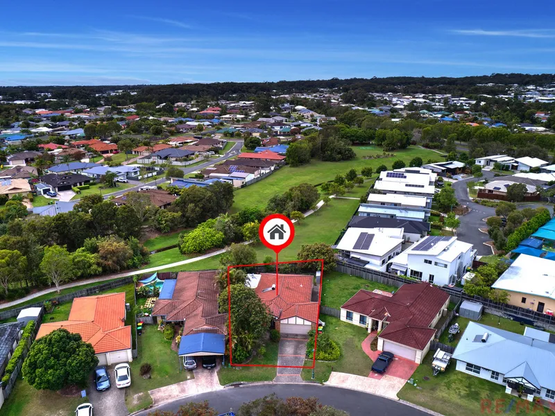 CONVENIENT LOCATION WITH PARKLAND BACKDROP!