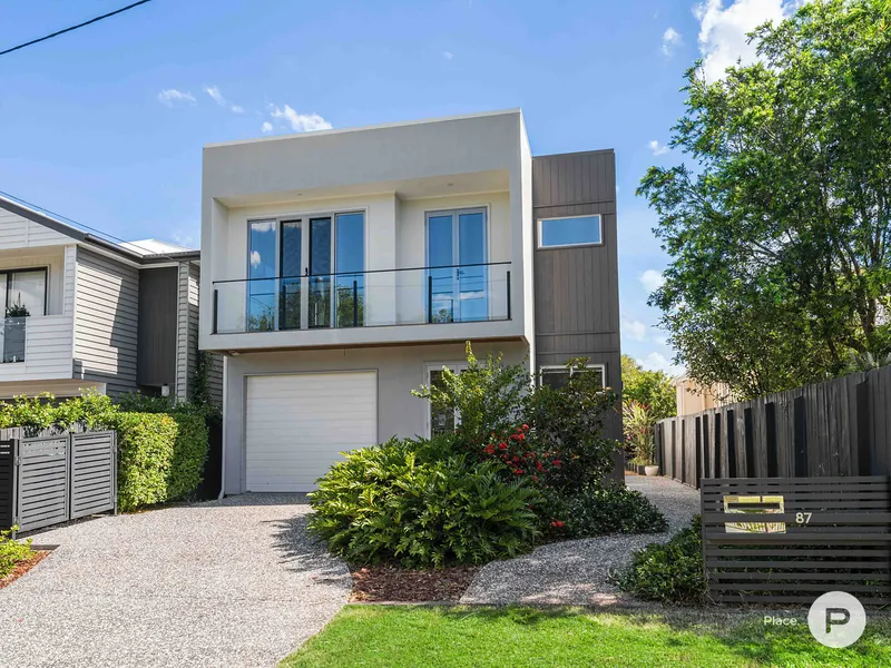 Modern five-bedroom home with a versatile layout