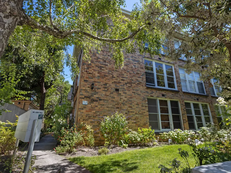 Sun, Style, Serenity & a Secret Beach Path! (Enter through Pine Avenue)