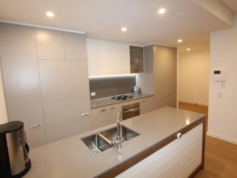 2 BEDROOM RIVERSIDE APARTMENT