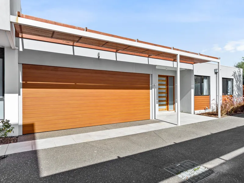 Modern Designer Townhouse in the Heart of Carnegie!