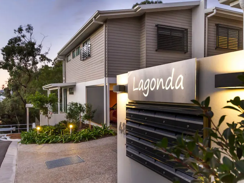 Lagonda Lane-3 Bedroom executive townhouse