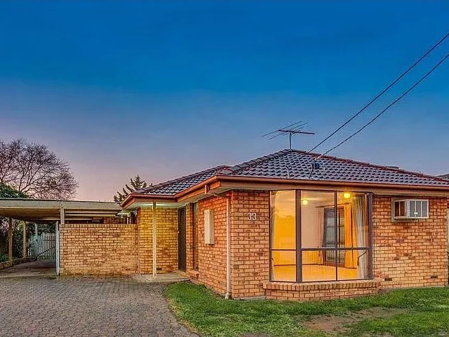 Family Home in Perfect Location !!