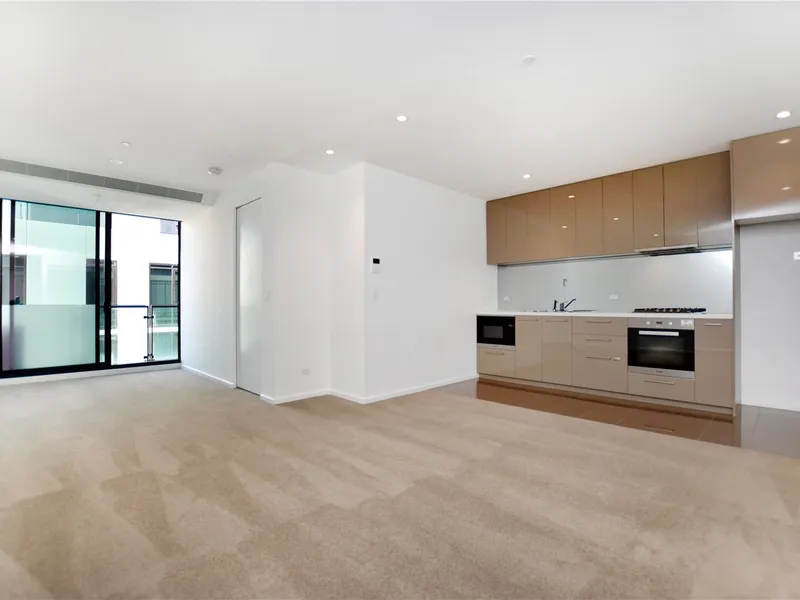 Australis: Fantastic Two Bedroom Apartment with Brilliant Building Facilities!