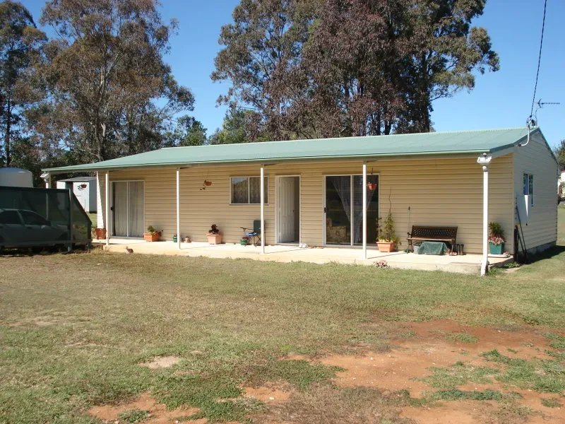 ENJOY THE PEACE AND QUIET AND BEAUTIFUL FRESH COUNTRY AIR