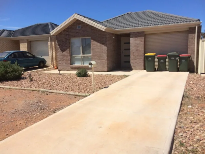 3 BEDROOM 2 BATHROOM FRESHLY RENOVATED HOME