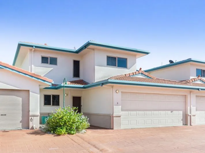 Centrally located in West End - Owners are interstate Needs selling High and Dry 2019 Floods