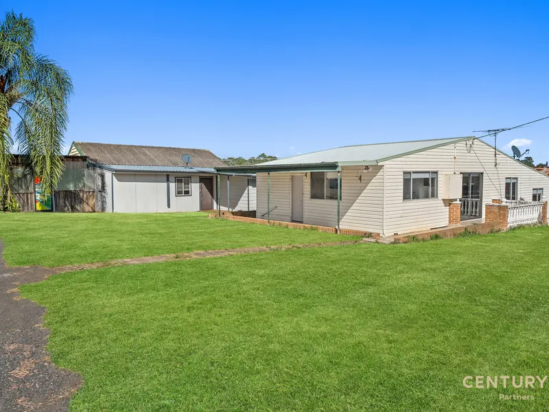 5 Acres 4 Bedroom Home Plus 1 Bedroom Granny Flat!
