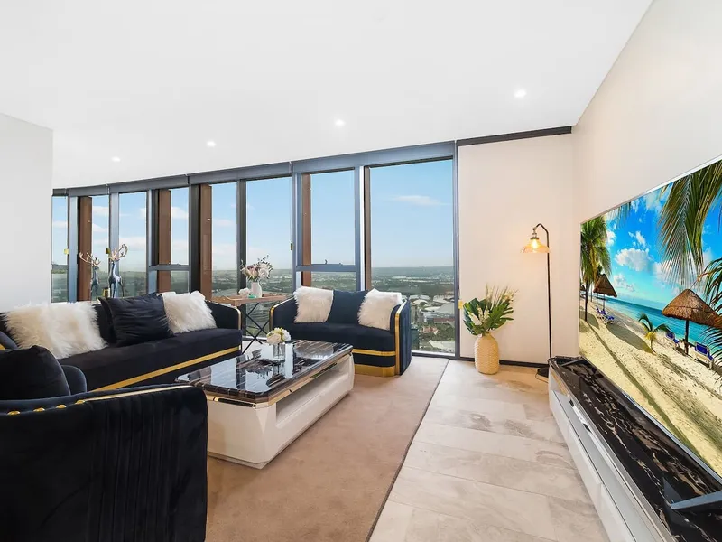 Please contact the agent for private inspection