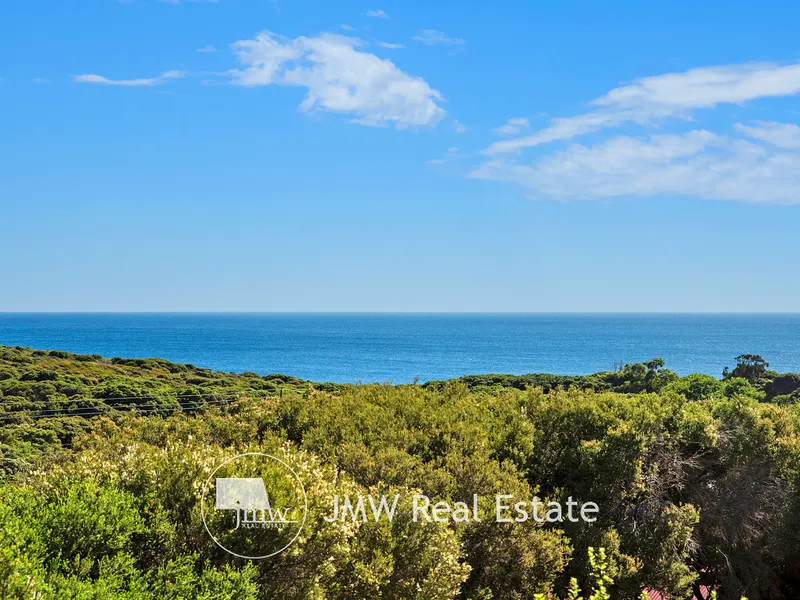 YALLINGUP HILL - WHERE EVERYONE WANTS TO BE