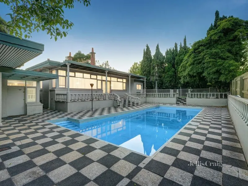 Luxury Four Bedroom House in Exclusive Location