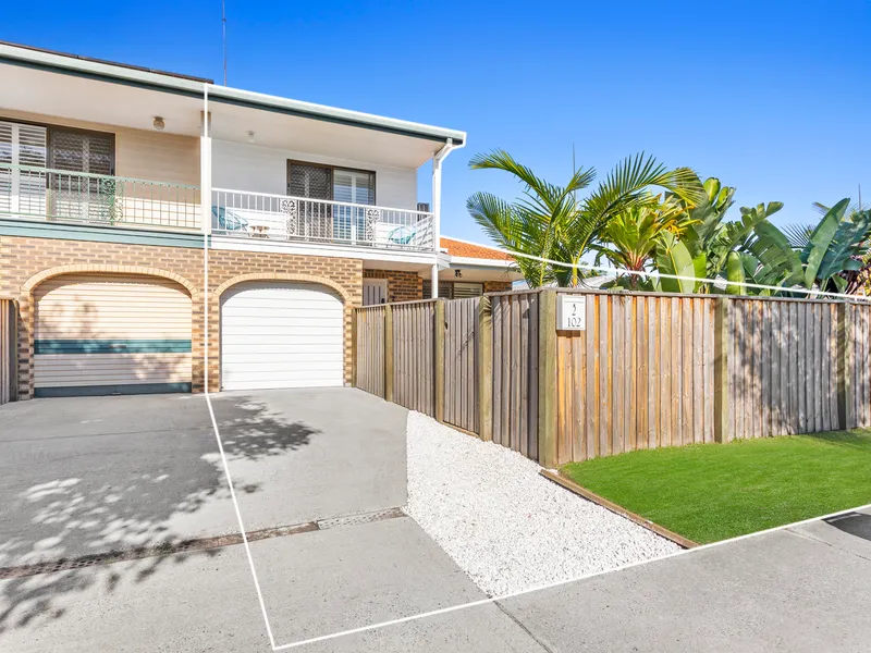 UNIQUE OPPORTUNITY – WALKING DISTANCE TO THE BEACH