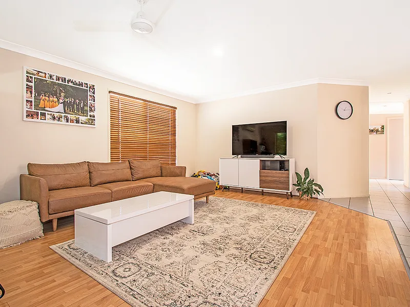 Look at this One!!! Perfect Investment or First Home Opportunity 