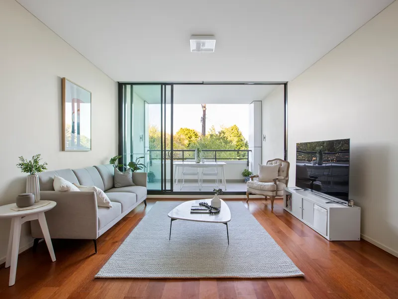 Executive apartment in immaculate block 