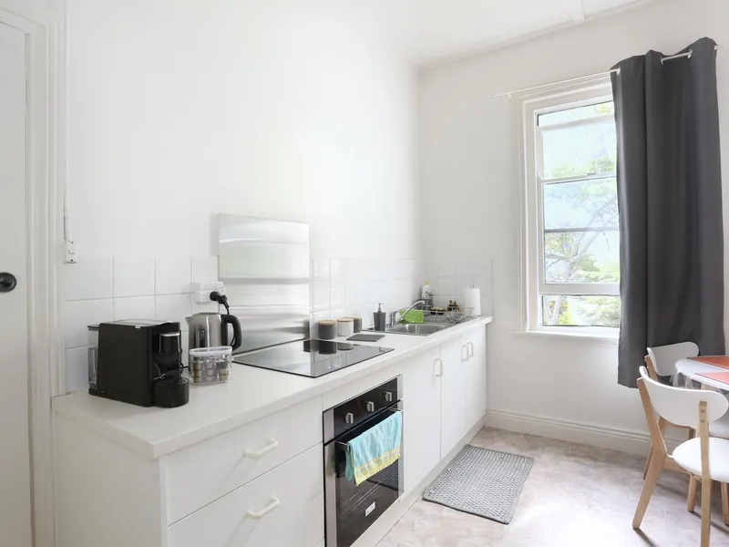 2 BEDROOM FLAT WITH LOCK UP GARAGE