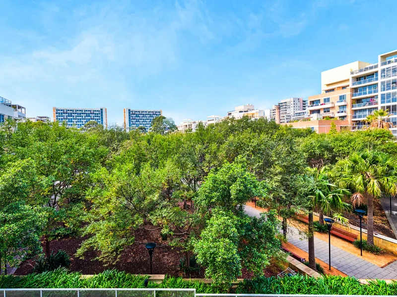 Private, Quiet, Elegant Home faces Garden Oasis