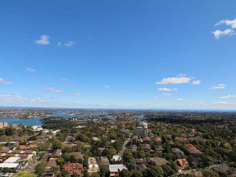 Sub-Penthouse with 180 Degrees WATERVIEW in the Heart of Crows Nest
