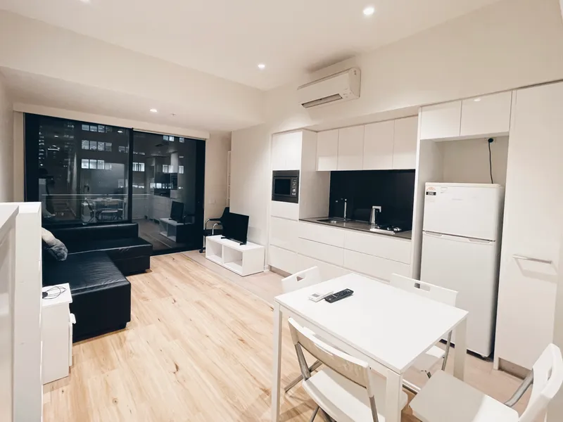 1b1b apartment huge living room Fully Furnished on William St Inspection Open Book NOW
