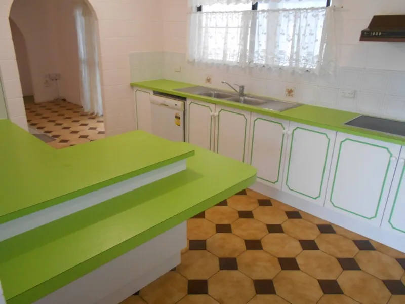 GREAT WEEKENDER OR FAMILY HOME !