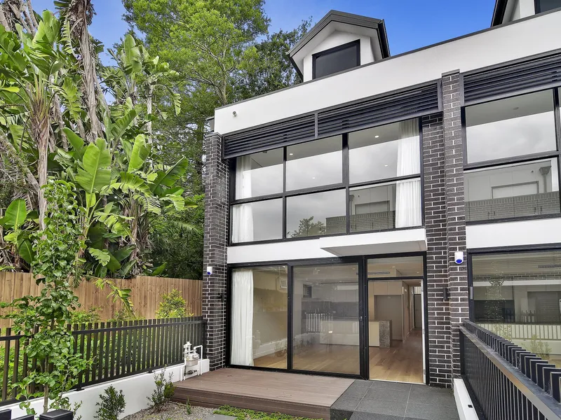 BRAND NEW 3 BEDROOM WITH 3 BATHROOMS TOWNHOUSE FOR SALE