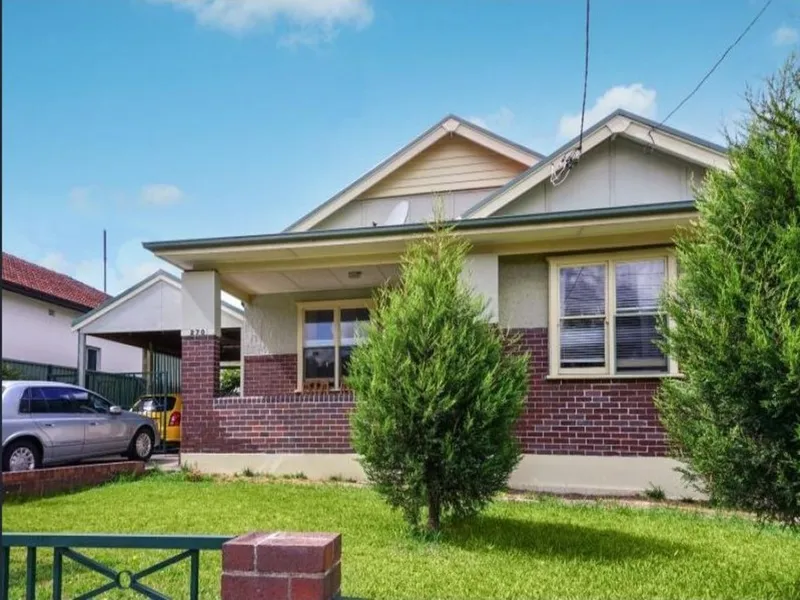 Convenient & Spacious Family Home