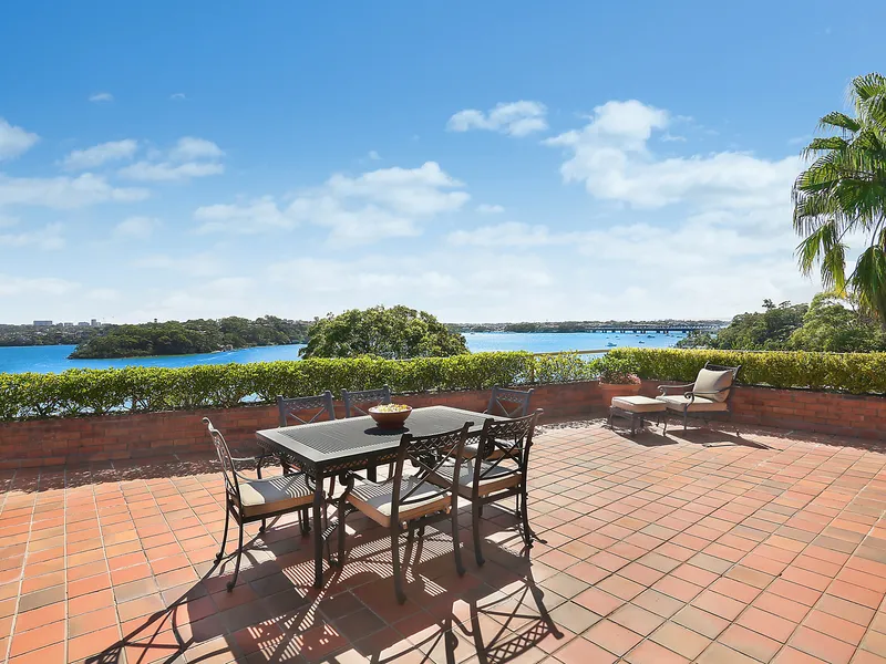 Ultra-spacious apartment in exclusive waterfront complex