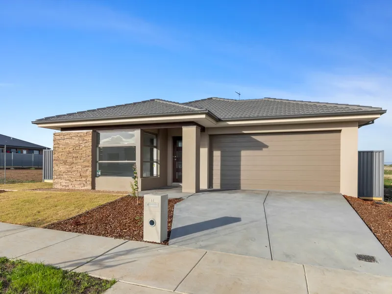 MODERN FOUR BEDROOM HOME FOR THE GROWING FAMILY!