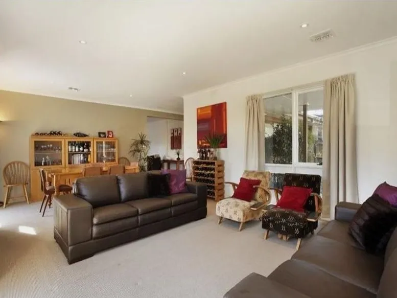 Stunning Three Bedroom House with Sparkling Inground Pool in Ashwood!