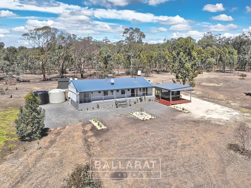 SPECTACULAR COUNTRY ACREAGE PROPERTY