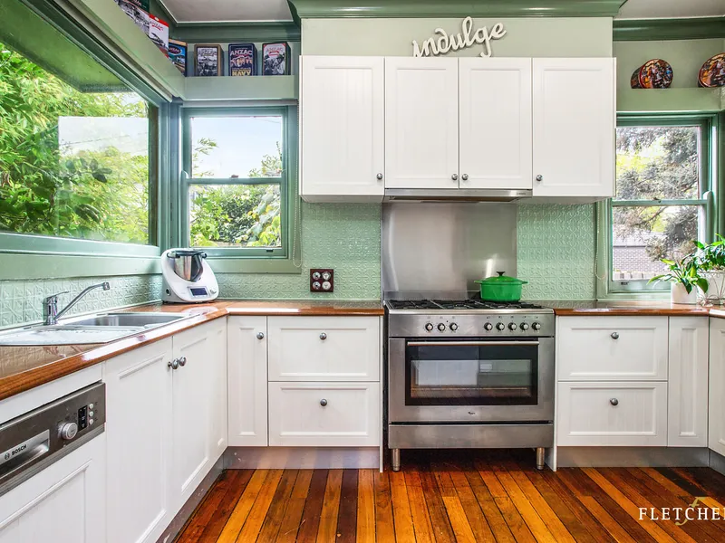Cottage Charm in a Convenient Locale