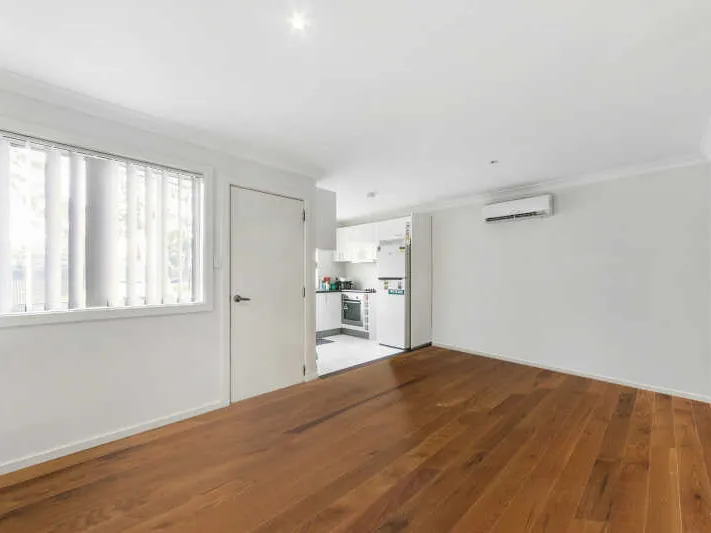 Modern 2 Bedroom Granny Flat, Split System Air, Close to Shops & Public Transport!