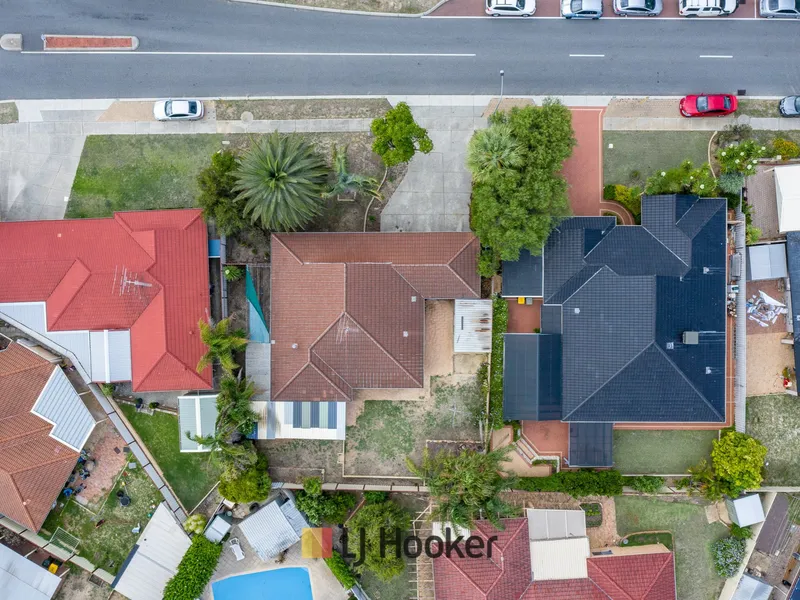 UNDER OFFER!