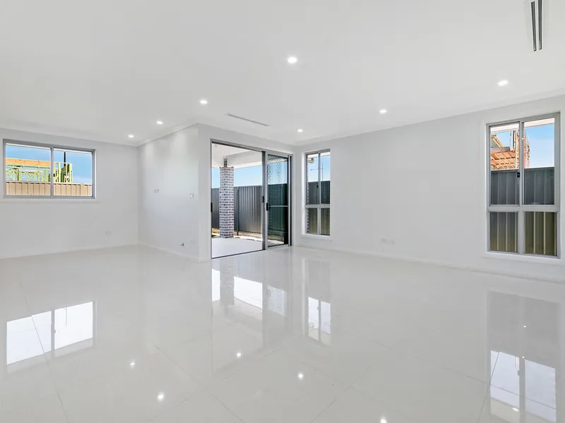 Beautiful family Home in Elara - Walking Distance to the School