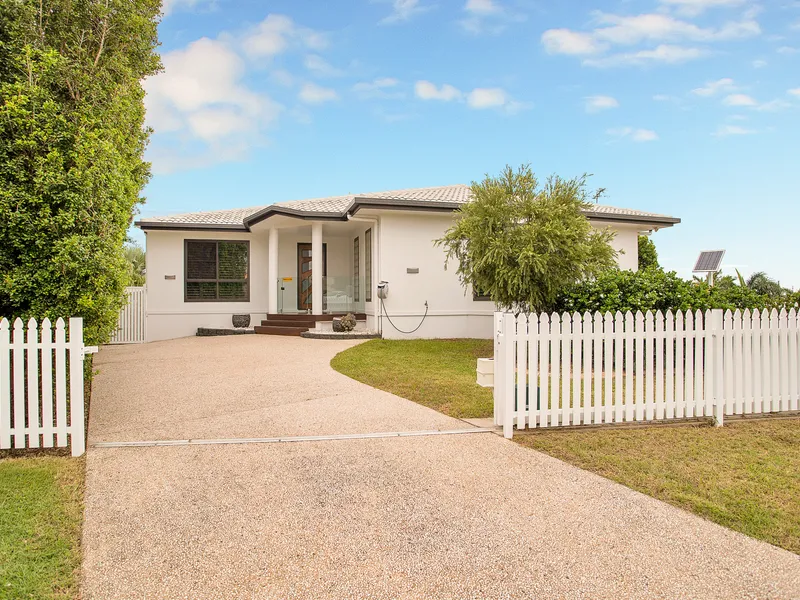 BEAUTIFUL FAMILY HOME IN ELEVATED POSITION