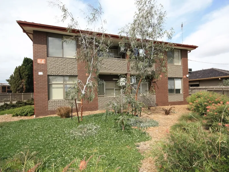 Renovated 2 Bedroom Flat with Air conditioner