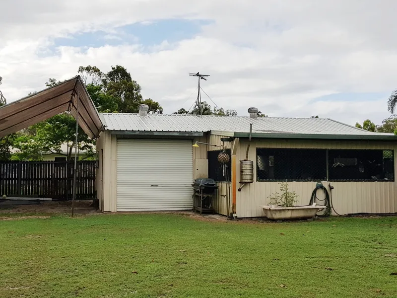 Colorbond shed studio style fishing weekender - includes the fishing boat