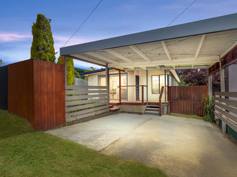 Beachside beauty, just 700m to the shore