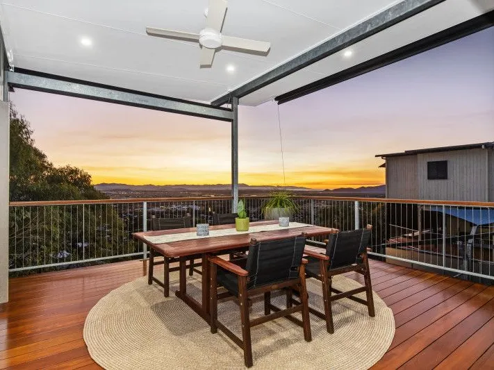 Spectacular family living on Castlehill