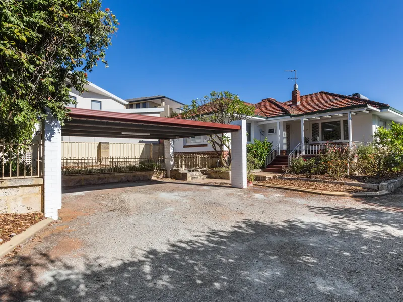 Character home, amazing convenience!!