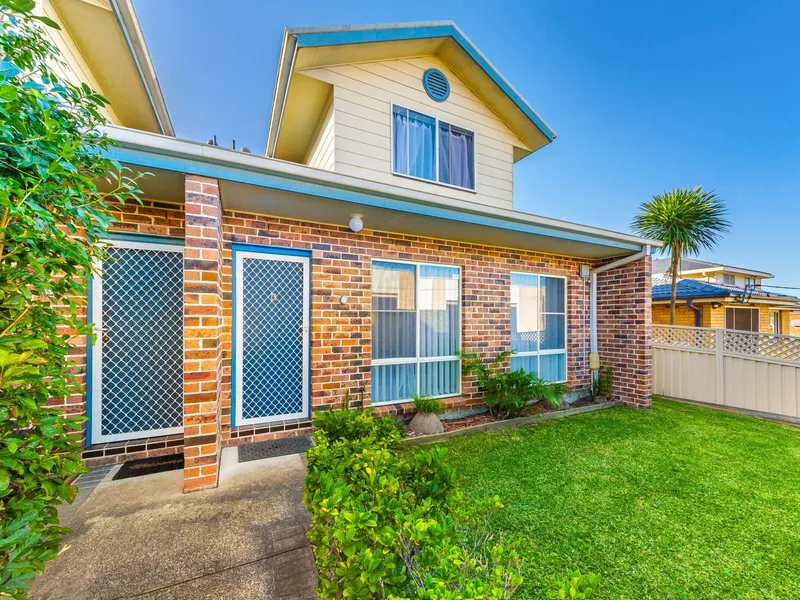 Large Townhouse with access to all amenities